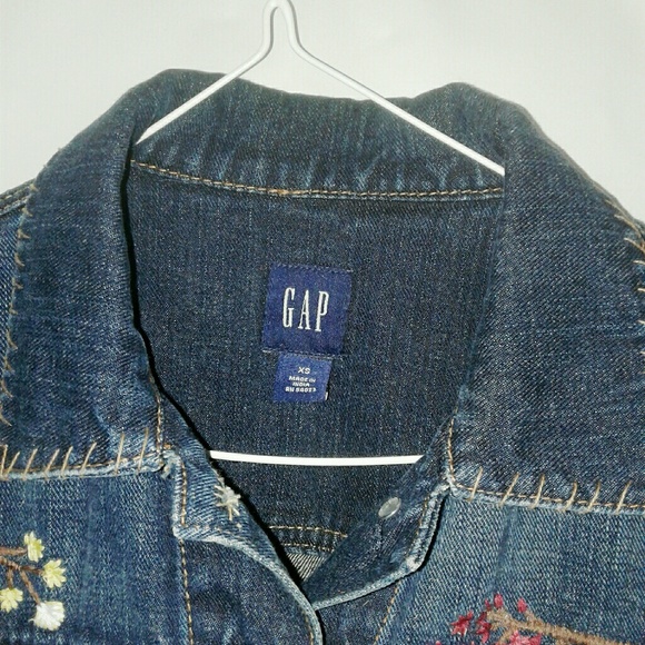 Jean Jacket With Butterfly Embroidery - Picture 4 of 4